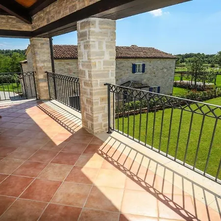 Villa Rozi Zuzici